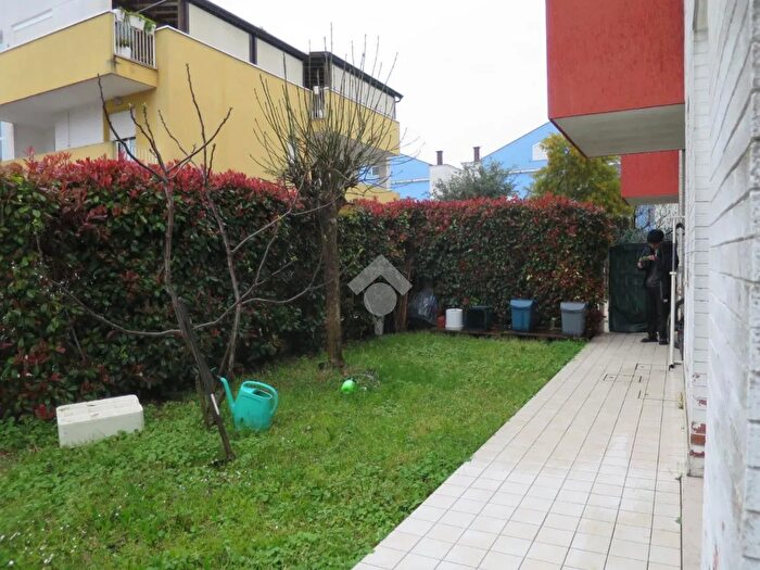 Appartamento trilocale in vendita in Viale Marostica, Riccione