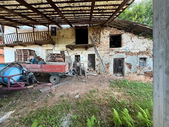 Casa con 5 locali in vendita in Via Pietra Larga, Bagnolo Piemonte