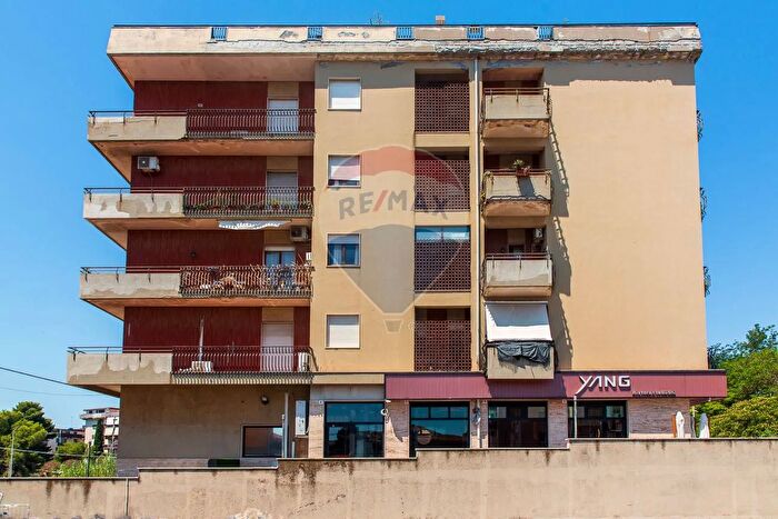 Appartamento quadrilocale in vendita in Piazza Eroi dUngheria, Catania