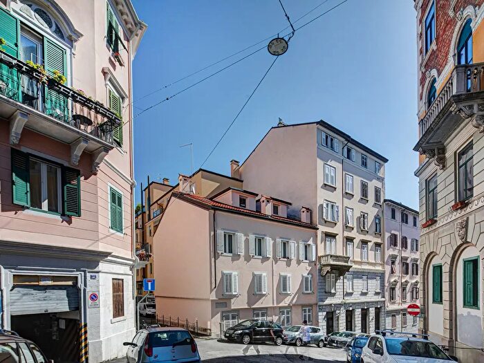 Appartamento quadrilocale in vendita in Trieste