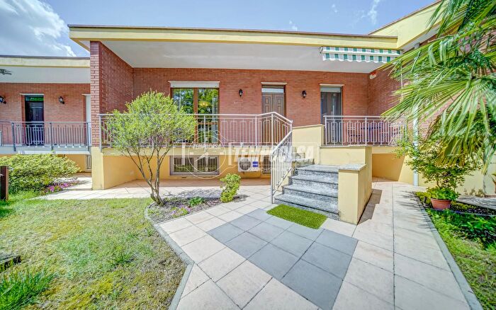 Casa trilocale in vendita in Via Kennedy, Fagnano Olona