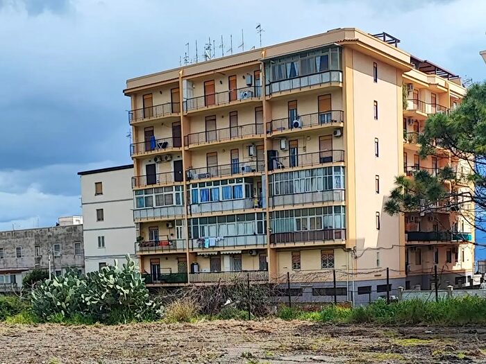 Appartamento trilocale in vendita in Via del Carmine, Messina