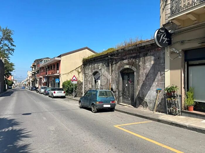Casa quadrilocale in vendita in Via Don Luigi Sturzo, Giarre