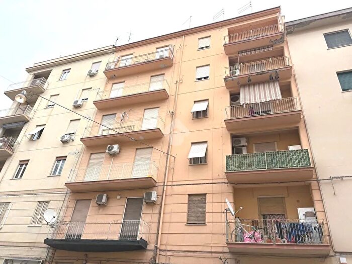 Appartamento trilocale in vendita in Via Antonio Marinuzzi, Palermo