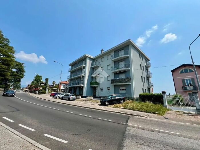 Appartamento trilocale in vendita in Viale Luigi Borri, Varese
