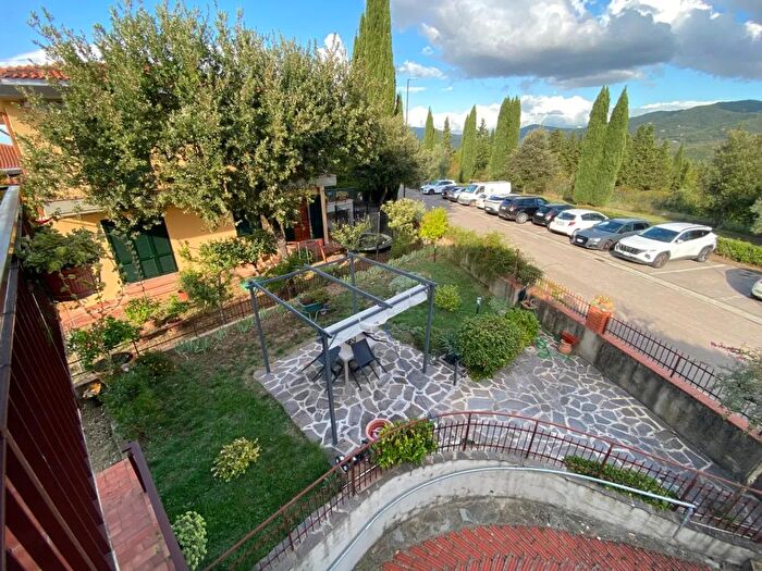 Appartamento con 5 locali in vendita in Via Guglielmo Ferrero Snc, Greve In Chianti