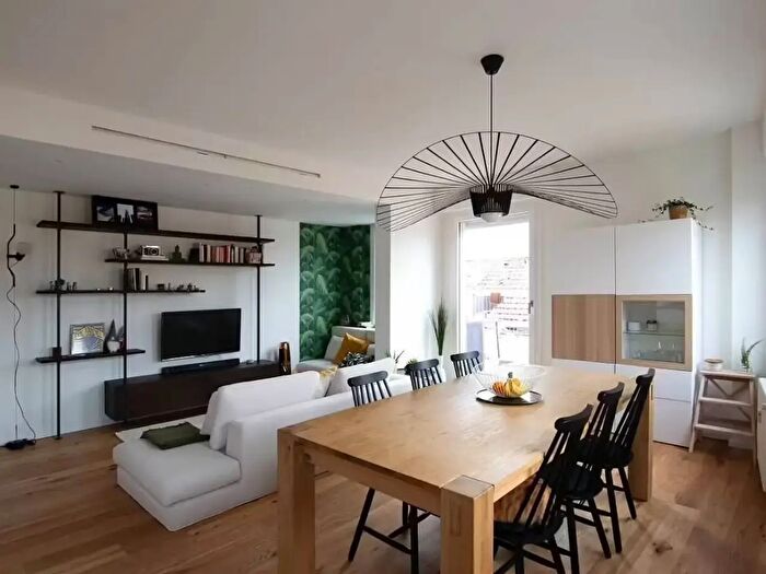 Appartamento trilocale in vendita in Via Andrea Appiani, Milano