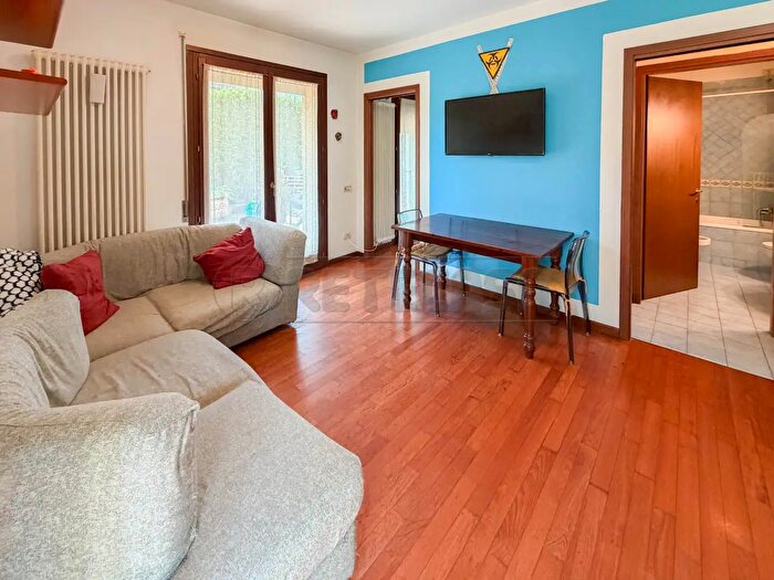 Appartamento trilocale in vendita in Via Anna Frank, Creazzo