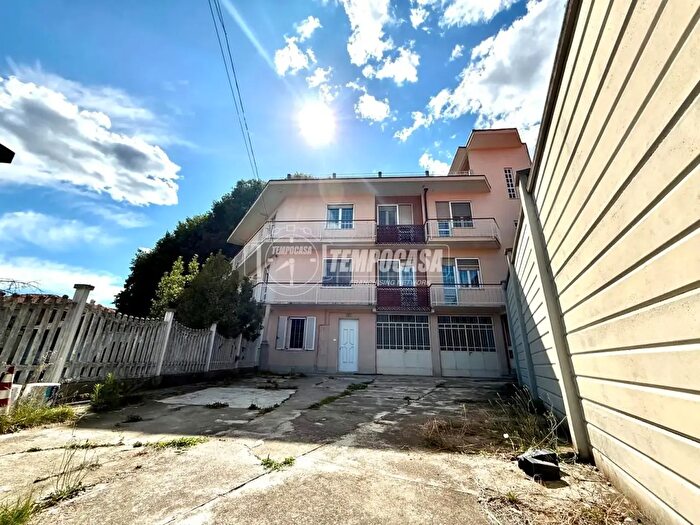 Case in Vendita e in Affitto - 2