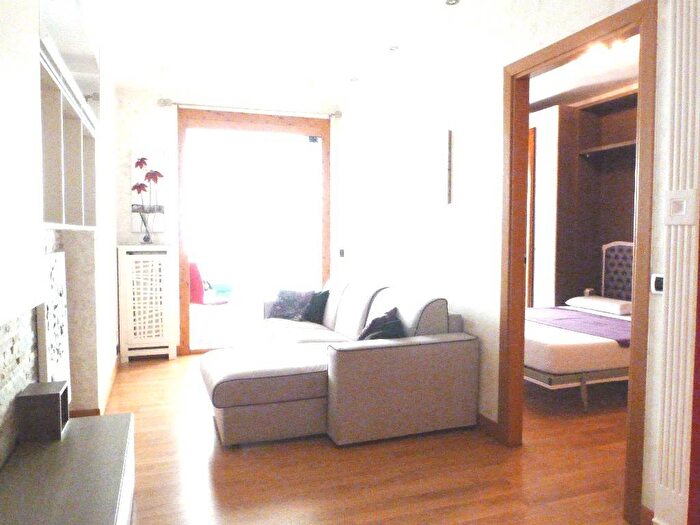 Appartamento trilocale in affitto in Via Luigi De Marchi, Fonte Laurentina, Roma
