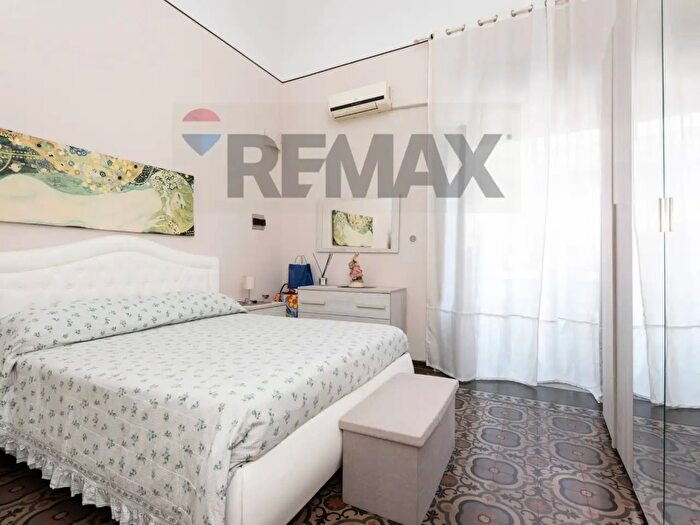 Appartamento trilocale in vendita in Via Napoli, Catania