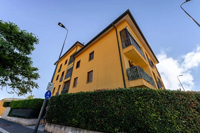 Appartamento trilocale in vendita in Via Quintosole, Milano