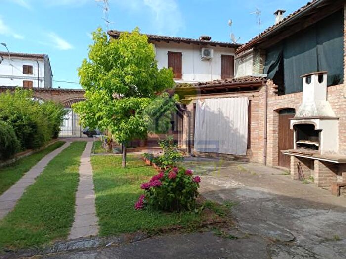 Casa trilocale in vendita in Via Roma, Torricella Del Pizzo