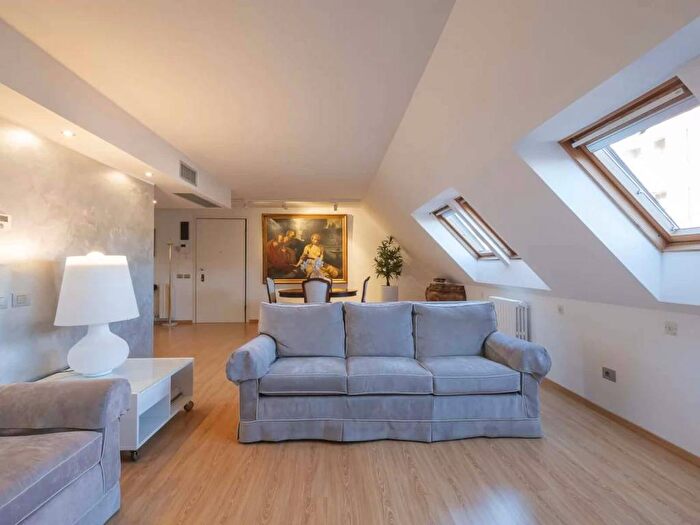 Appartamento trilocale in affitto in Via Romeo Frassinetti, San Siro, Milano