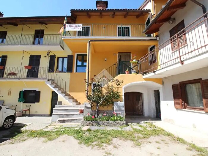 Casa quadrilocale in vendita in Via Grandubbione, Pinasca