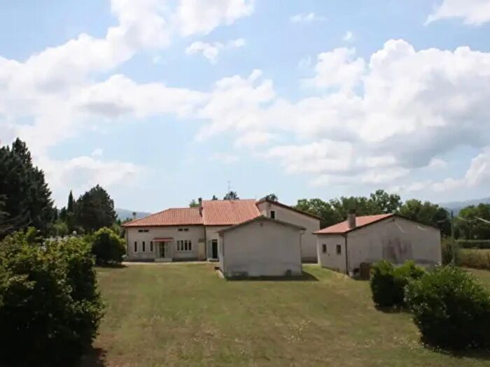 Casa con 6 locali in vendita in Vocabolo Colle, Nocera Umbra