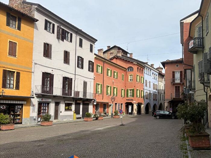 Appartamento trilocale in affitto in Piazza Carlo Alberto, Dogliani