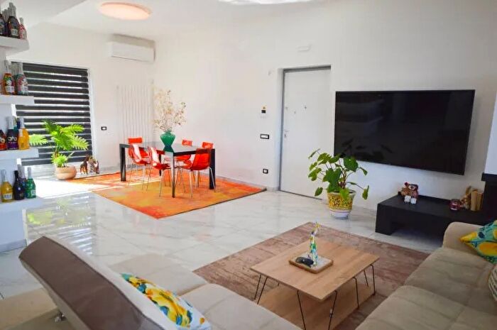 Casa con 5 locali in vendita in CoriglianoRossano Cda Leuca, Calopezzati