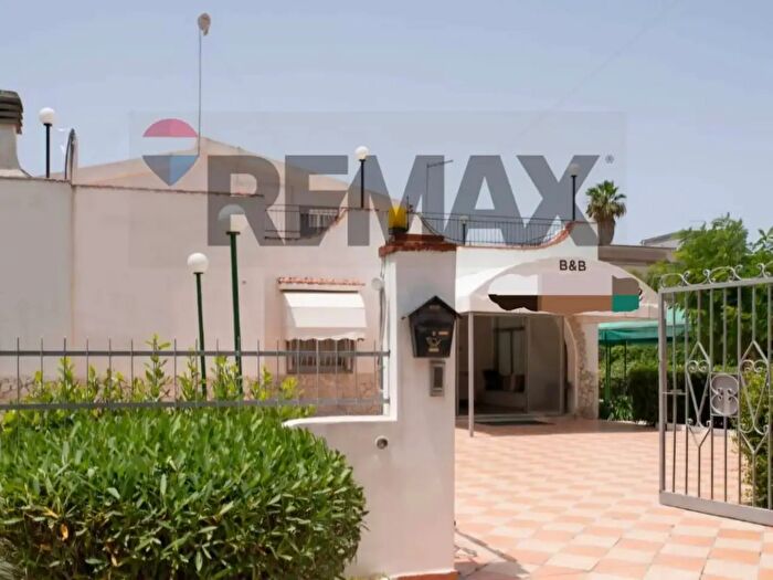 Casa con 11 locali in vendita in Via Islanda, Siracusa