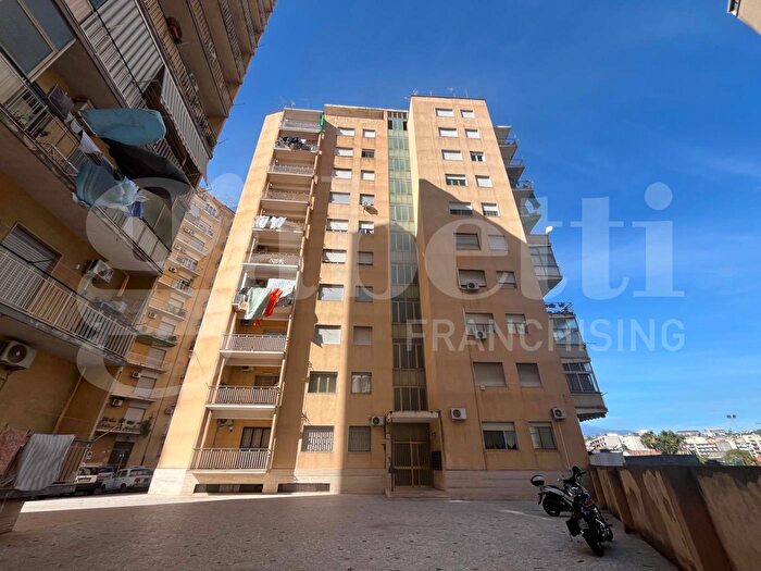 Appartamento trilocale in vendita in Viale Mario Rapisardi, Catania