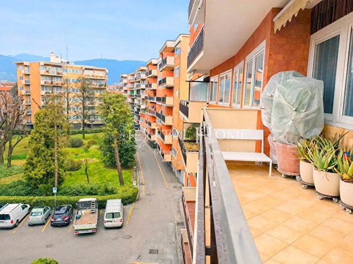 Appartamento quadrilocale in vendita in Via Borgo Santa Caterina, Bergamo