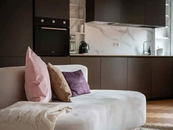 Appartamento monolocale in affitto in Via Novara, Milano