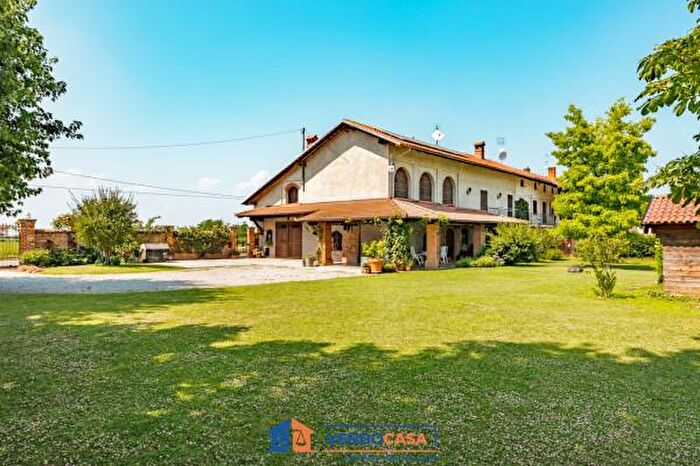 Casa con 6 locali in vendita in Frazione Santo Stefano, Bene Vagienna