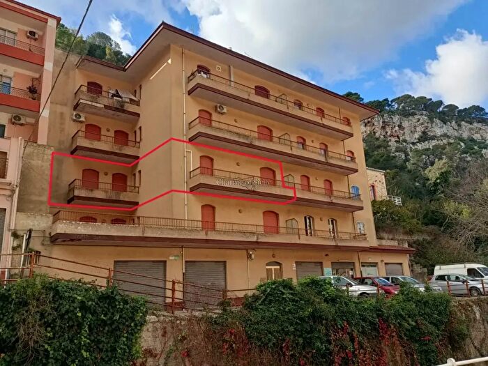 Appartamento trilocale in vendita in Modica