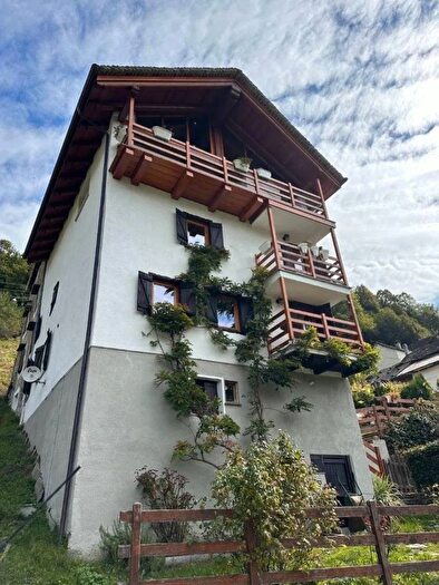 Casa con 6 locali in affitto in Frazione Folecchio Rossa, Rossa