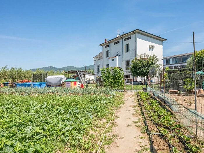 Casa con 5 locali in vendita in Ia Tosco Romagnola Est, Cascina