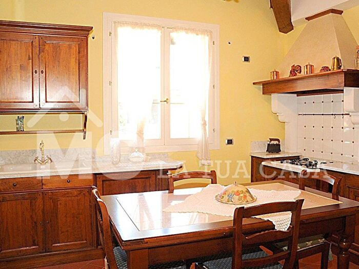 Casa con 6 locali in vendita in Centro, Serramazzoni
