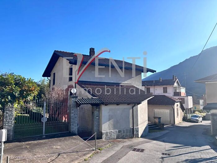 Casa con 5 locali in vendita in Via Rivetto, Pinasca