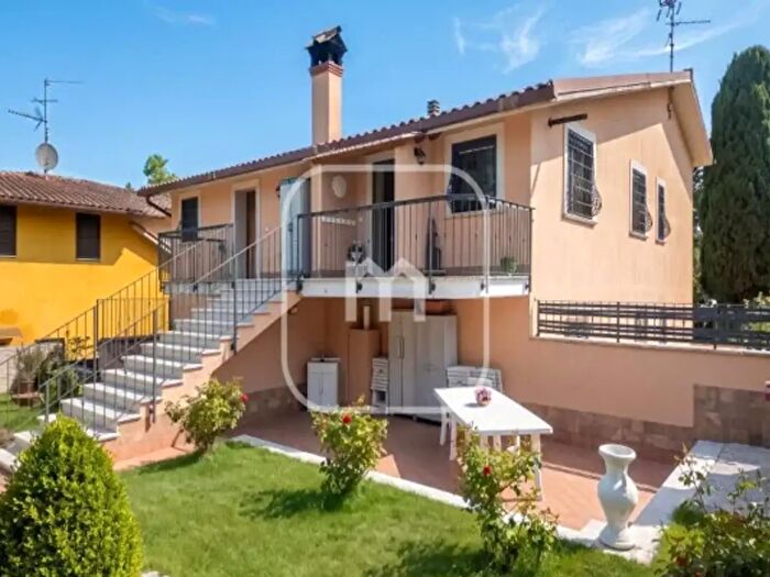 Appartamento trilocale in vendita in Via Colle Ristretti, Zagarolo