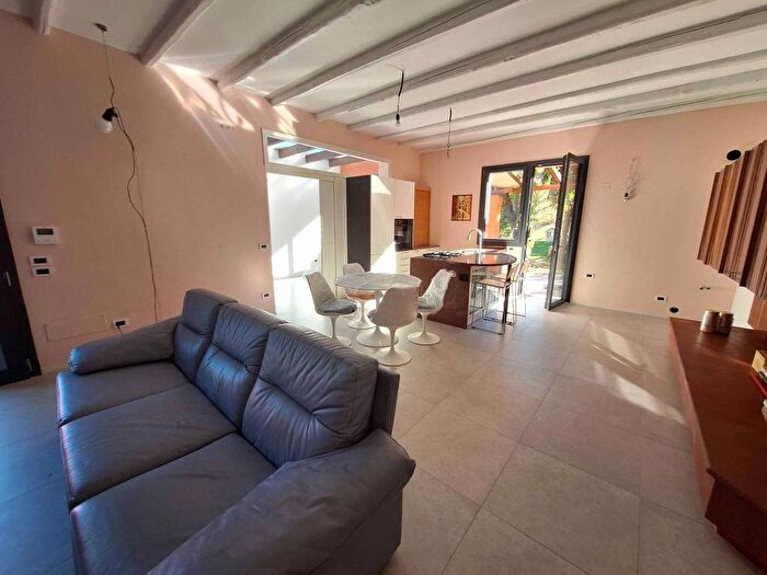 Casa quadrilocale in affitto in Via Bellinzona, Colli Saragozza, Bologna