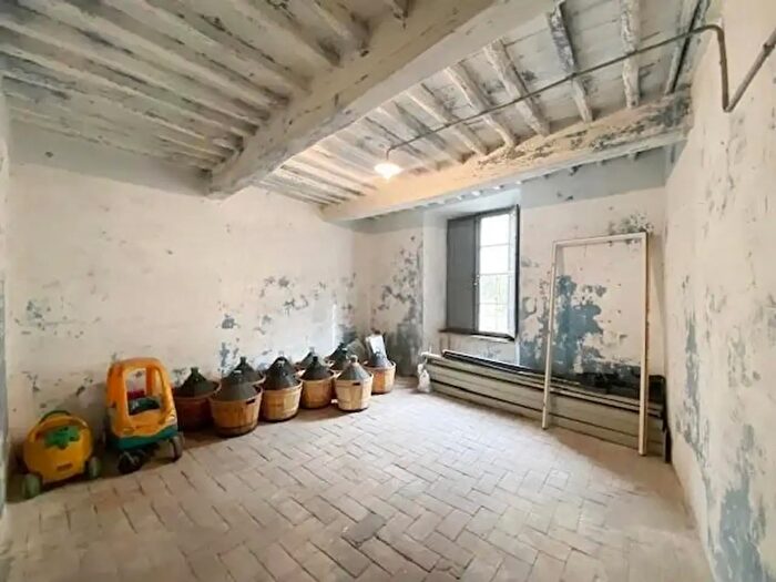 Casa con 12 locali in vendita in Vicopisano
