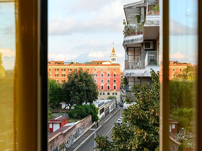 Appartamento bilocale in vendita in Via dei Ramni, Roma