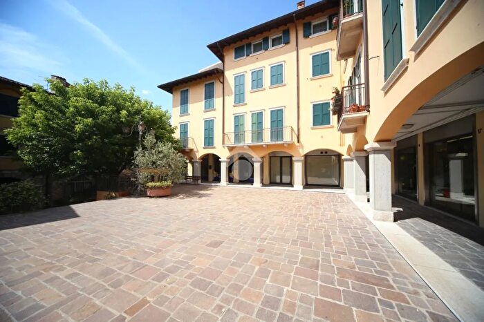 Appartamento monolocale in vendita in Piazzetta Portici, Torri Del Benaco