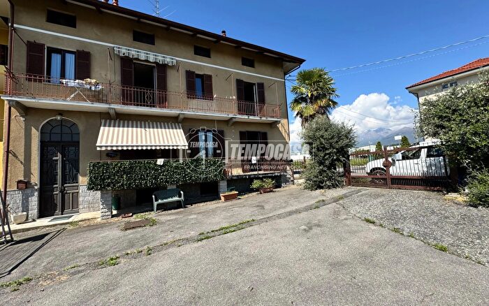 Casa con 7 locali in vendita in Strada della Brignana, Biella