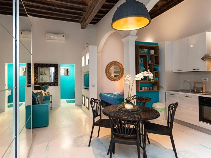 Appartamento bilocale in affitto in Via Giulia, Roma