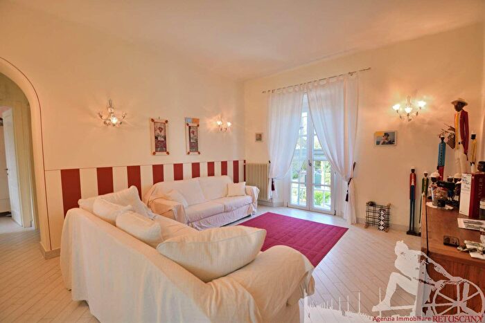 Appartamento con 5 locali in vendita in Forte Dei Marmi