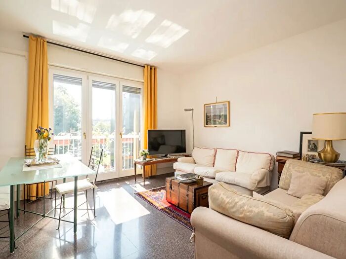 Appartamento trilocale in vendita in Via Pietro Rondoni, Milano