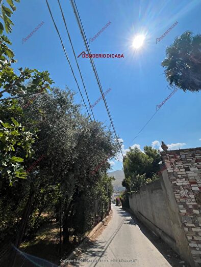 Appartamento trilocale in affitto in Via Aquino Palermo Pa Italia, Palermo