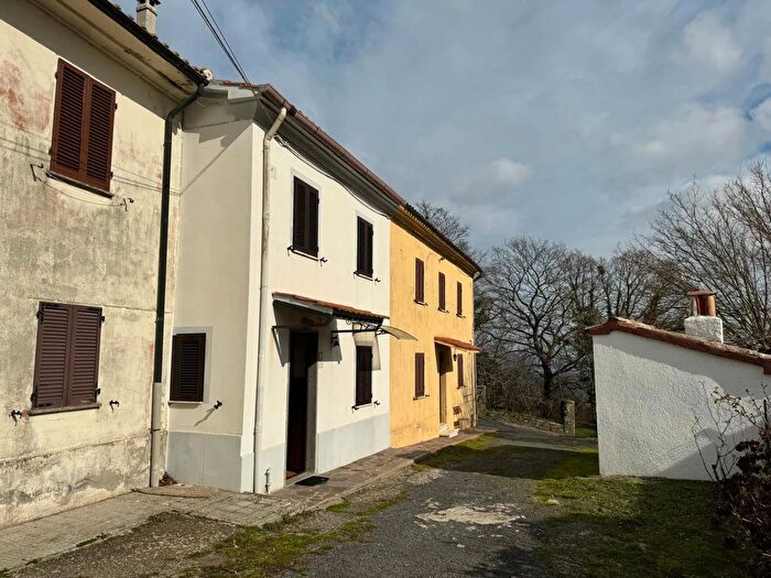 Appartamento bilocale in vendita in Via del Poggetto, Sorano