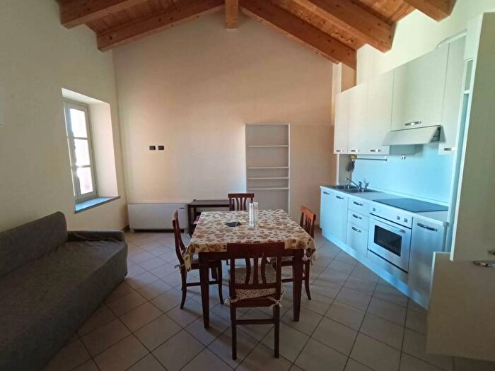 Appartamento trilocale in affitto in Via Paolo Gorini, Centro Storico, Lodi