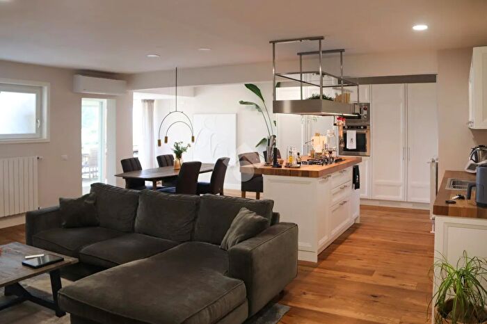 Appartamento trilocale in vendita in Via Montecompatri, Monte Porzio Catone