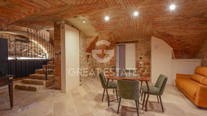 Appartamento con 6 locali in vendita in Via San Lorenzo, Todi