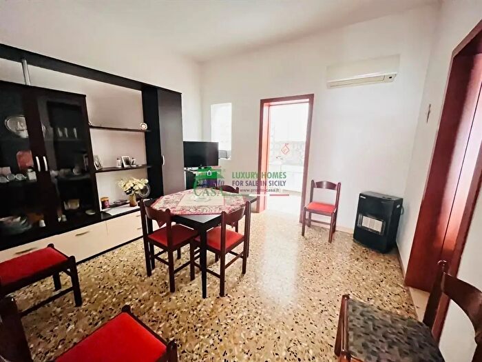 Casa quadrilocale in vendita in Via Stoppani, Comiso