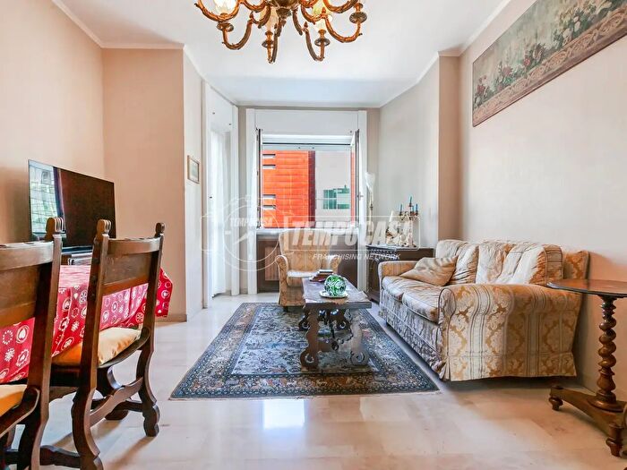 Appartamento trilocale in vendita in Via Bracco Roberto, Milano