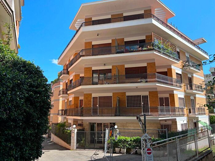 Appartamento quadrilocale in affitto in Via Bradano, Africano Villa Chigi, Roma