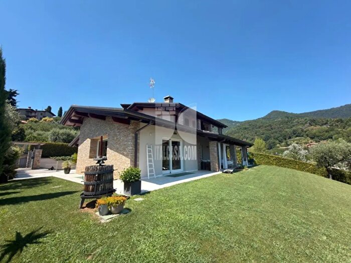 Casa con 10 locali in vendita in Costa Muratori, Cenate Sopra